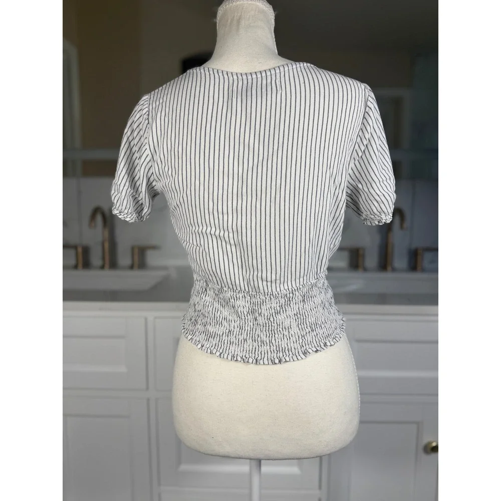 Abercrombie & Fitch Top Womens Medium White Blue Stripe Smocked Wrap Crop